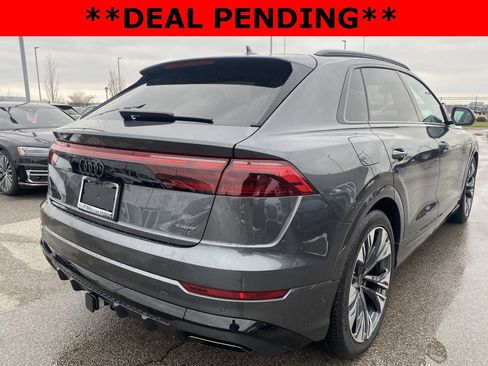 Used 2025 Audi Q8 Prestige w/ Prestige Package image 3