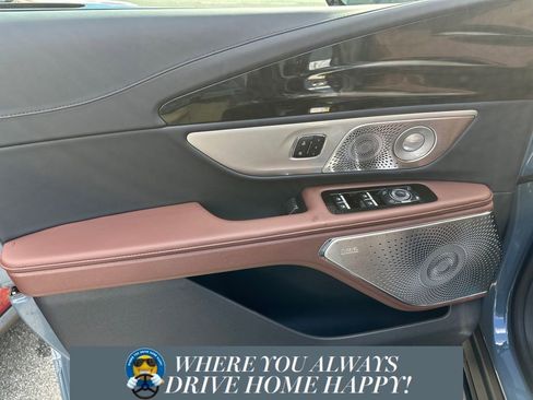 New 2026 Lincoln Nautilus Reserve image 9