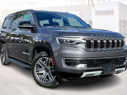 Used 2023 Jeep Wagoneer Series II image 1