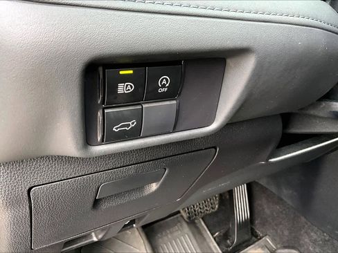 Used 2023 Toyota Highlander XLE image 33