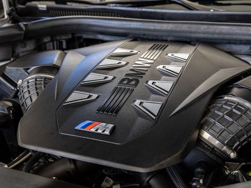 Used 2025 BMW X7 M60i image 41