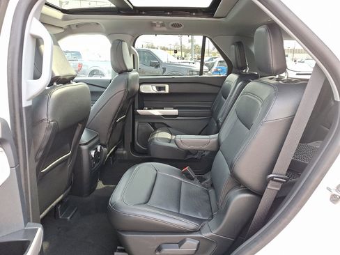 Certified 2023 Ford Explorer Limited w/ Limited Technology Package image 10