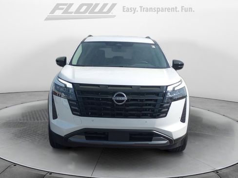 New 2026 Nissan Pathfinder SL FWD image 2