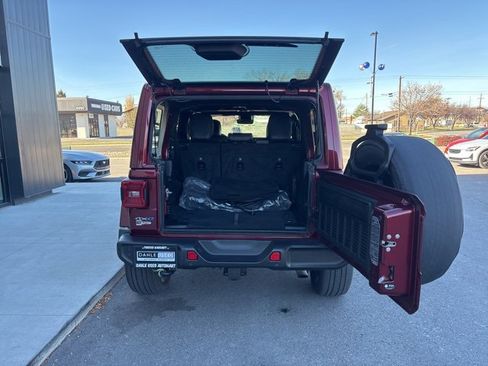 Used 2021 Jeep Wrangler Unlimited Sahara w/ Cold Weather Group image 8