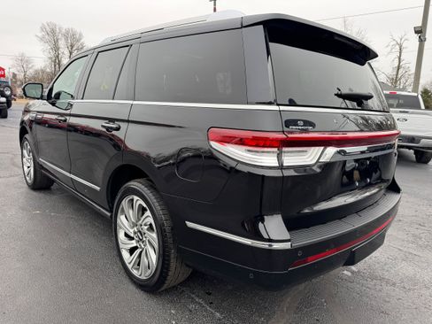 Used 2024 Lincoln Navigator Reserve AWD/4WD image 5