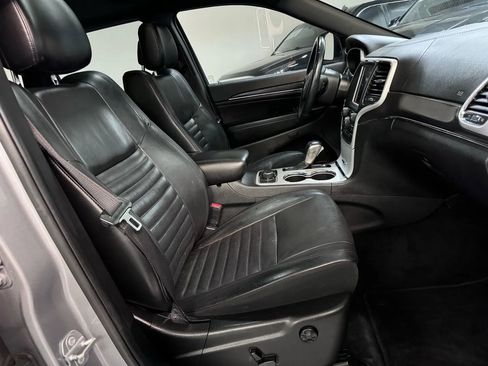 Used 2018 Jeep Grand Cherokee Limited image 17