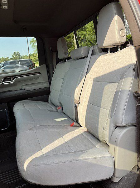 Used 2024 Chevrolet Silverado 1500 LT Trail Boss w/ Convenience Package II AWD/4WD image 15