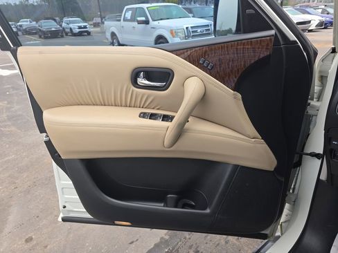 Used 2017 Nissan Armada Platinum image 33