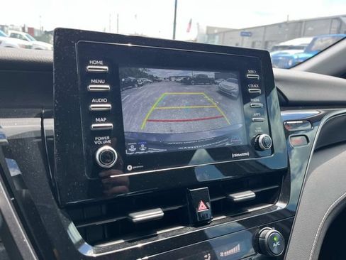 Used 2021 Toyota Camry SE FWD image 39