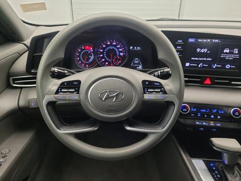 Used 2022 Hyundai Elantra SEL FWD image 22