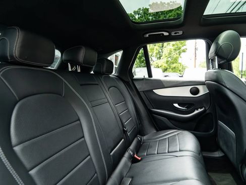Used 2019 Mercedes-Benz GLC 300 4MATIC w/ Premium Package image 17