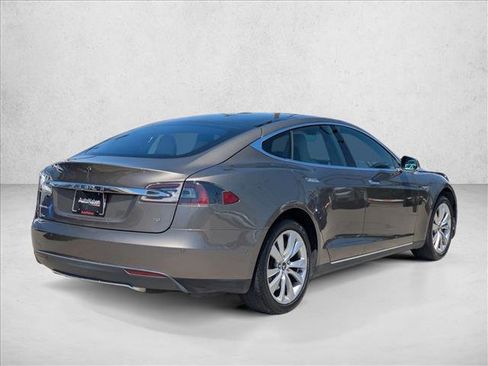 Used 2015 Tesla Model S 70 RWD image 5