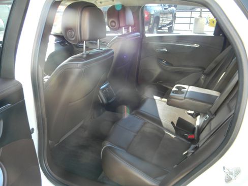 Used 2014 Chevrolet Impala LT w/ Premium Seating Package image 10