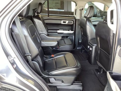 Used 2022 Ford Explorer XLT w/ Equipment Group 202A image 35