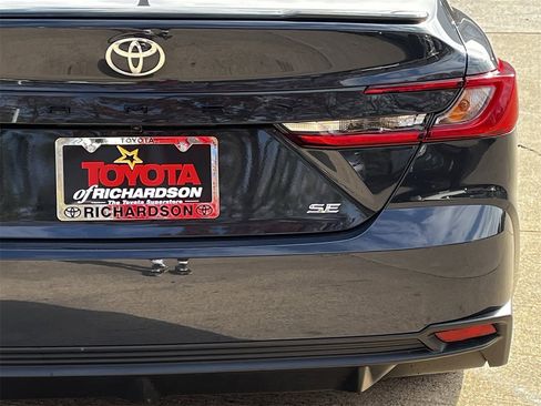 Used 2025 Toyota Camry Hybrid image 6