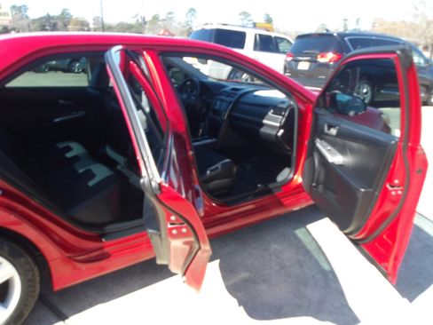 Used 2014 Toyota Camry SE image 6