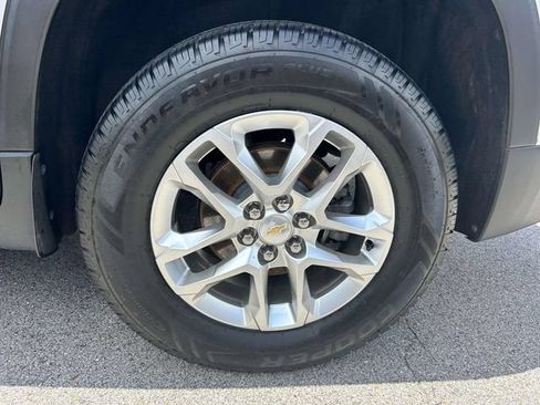 Used 2019 Chevrolet Traverse LT FWD image 8