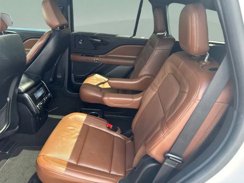 Used 2024 Lincoln Aviator Reserve w/ Equipment Group 201A RWD image 11