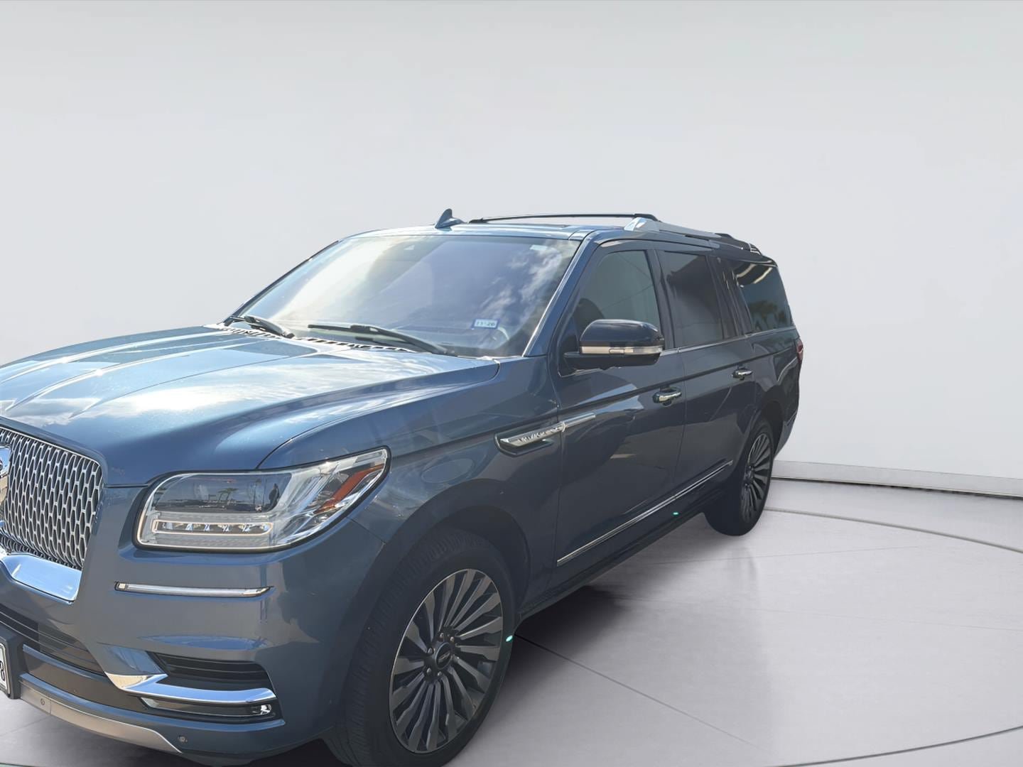 Used 2019 Lincoln Navigator L Reserve AWD/4WD image 1
