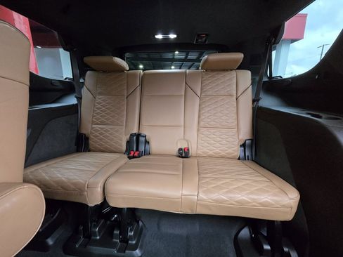 Used 2021 Cadillac Escalade Premium Luxury image 18