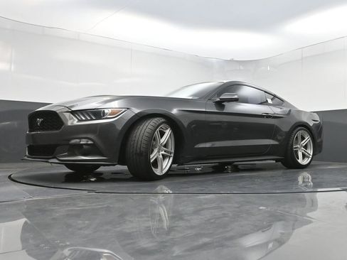 Used 2016 Ford Mustang Premium RWD image 23