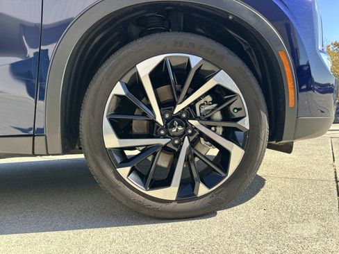 Used 2024 Mitsubishi Outlander FWD image 12