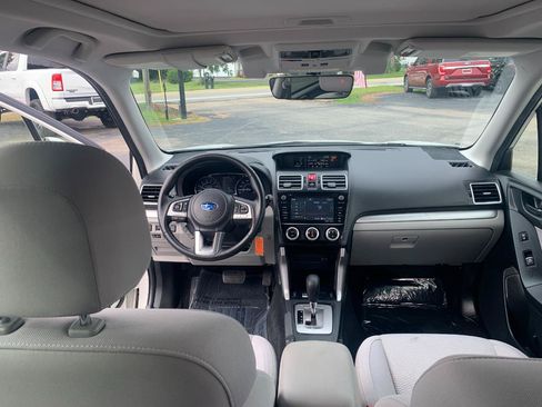 Used 2017 Subaru Forester 2.5i Premium AWD/4WD image 38