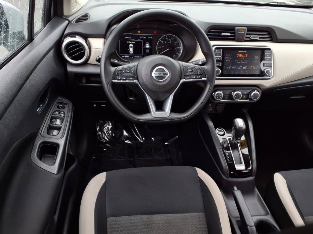 Used 2021 Nissan Versa SV FWD image 8