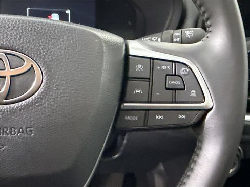 Used 2026 Toyota Grand Highlander FWD image 12