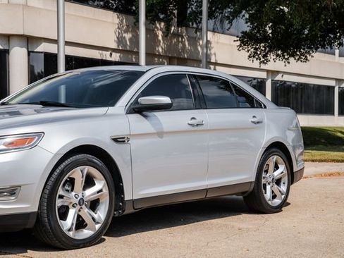 Used 2010 Ford Taurus SHO image 60