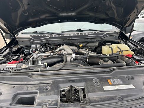 Used 2022 Ford F250 Lariat w/ Black Appearance Package image 28