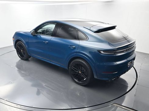 Certified 2025 Porsche Cayenne Coupe AWD/4WD image 33