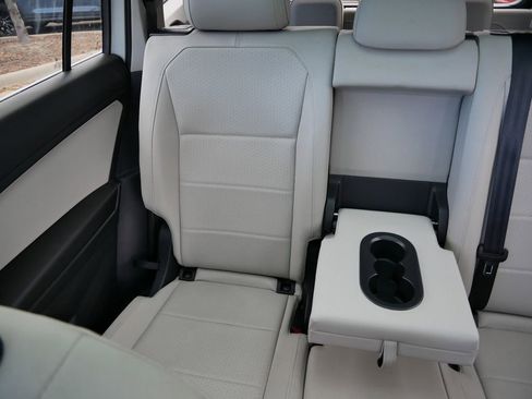 Used 2020 Volkswagen Tiguan SE w/ Panoramic Sunroof Package image 21