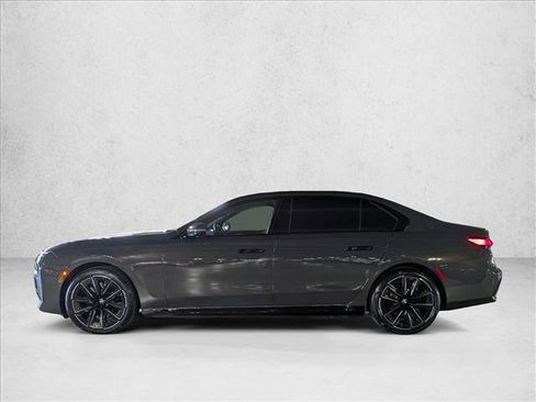 Used 2023 BMW i7 xDrive60 AWD/4WD image 9