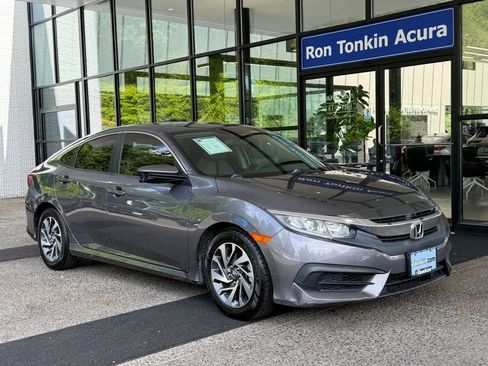 Used 2018 Honda Civic EX image 2