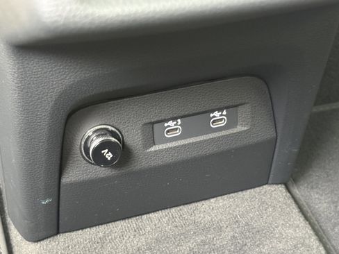 Used 2021 Audi e-tron Prestige w/ Prestige Package image 14