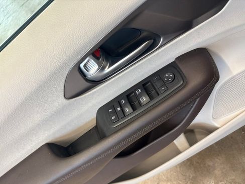 Used 2018 Chrysler Pacifica Touring Plus FWD image 20