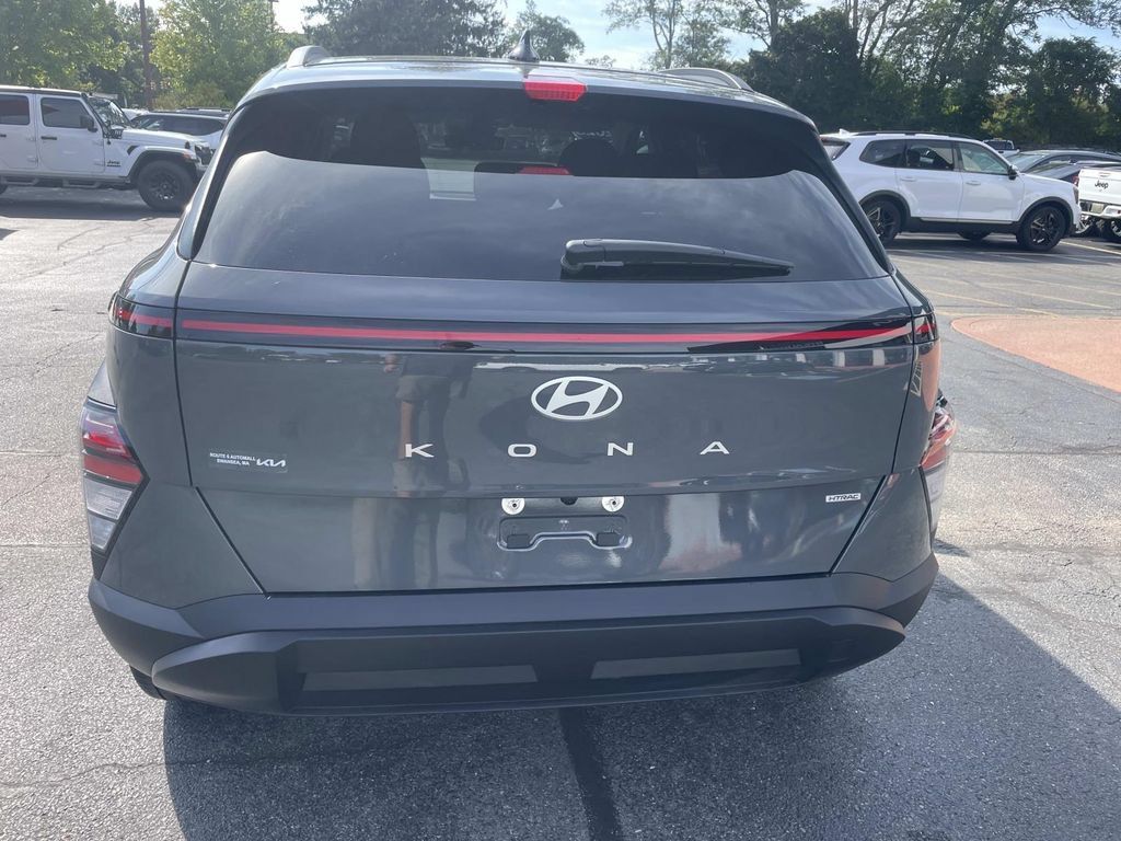 Used 2025 Hyundai Kona SEL AWD/4WD image 4