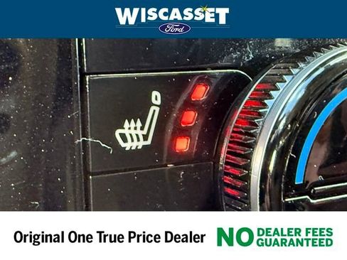 Used 2024 Nissan Pathfinder SV image 11