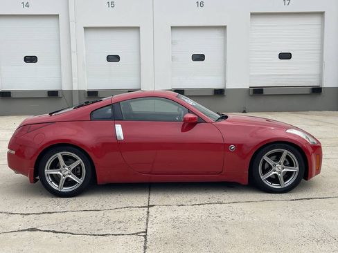 Used 2003 Nissan 350Z Coupe RWD image 2