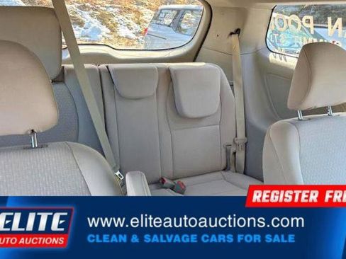 Used 2017 Kia Sedona L image 11