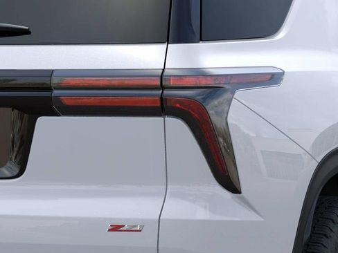 New 2026 Chevrolet Traverse Z71 w/ Driver Confidence Package AWD/4WD image 11