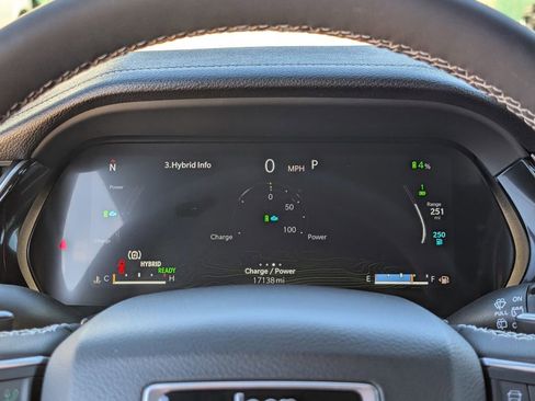 Used 2023 Jeep Grand Cherokee 4WD 4xe image 23