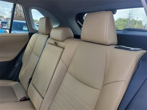 Used 2019 Toyota RAV4 Limited image 11