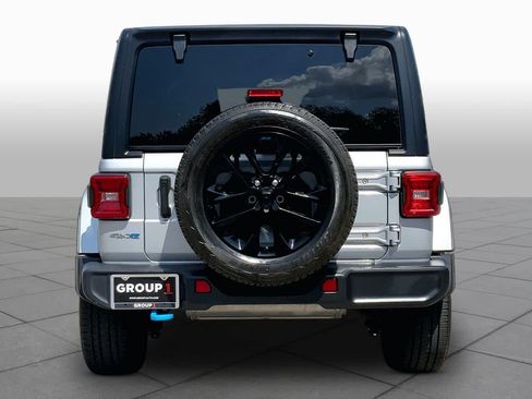 Used 2023 Jeep Wrangler Unlimited Sahara w/ Cold Weather Group AWD/4WD image 5