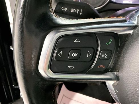 Used 2020 Jeep Wrangler Unlimited Sahara image 24
