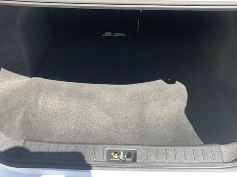 Used 2022 Nissan Versa S FWD image 18