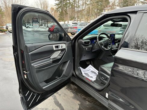 Used 2021 Ford Explorer ST w/ ST Street Pack image 15