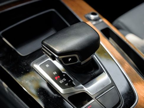 Used 2022 Audi Q5 2.0T Prestige w/ Prestige Package image 39