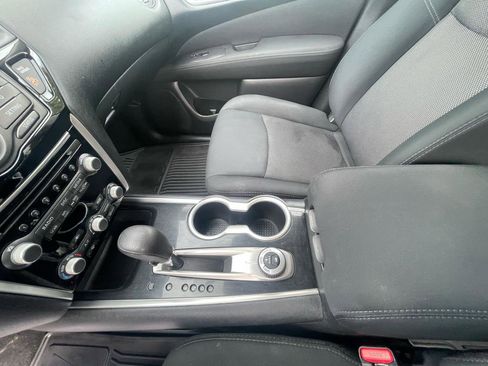 Used 2017 Nissan Pathfinder S image 16